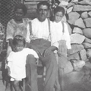 Lanzamiento libro Periferia. Poblaciones y desarrollo urbano en Santiago de Chile, 1920- 1940 de Simón Castillo Fernández y Waldo Vila Muga